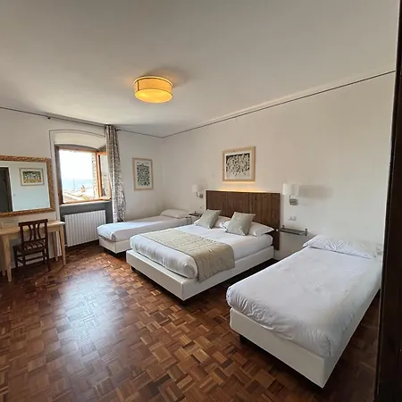 La Fortezza 2* אסיסי