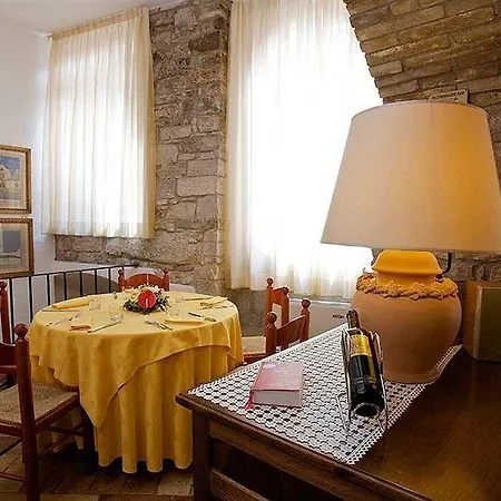 酒店 La Fortezza 2*