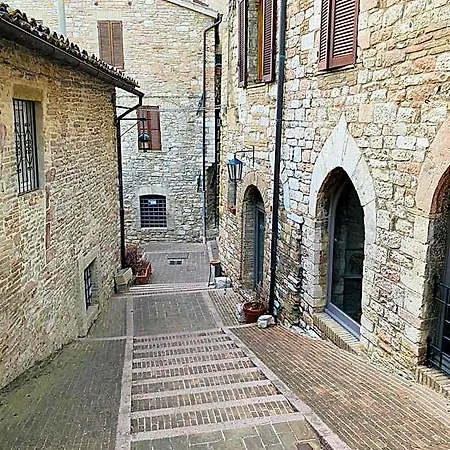 La Fortezza 2* אסיסי